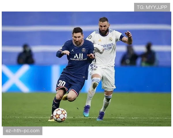 本泽马如何通过插上与直塞撕裂对手防线